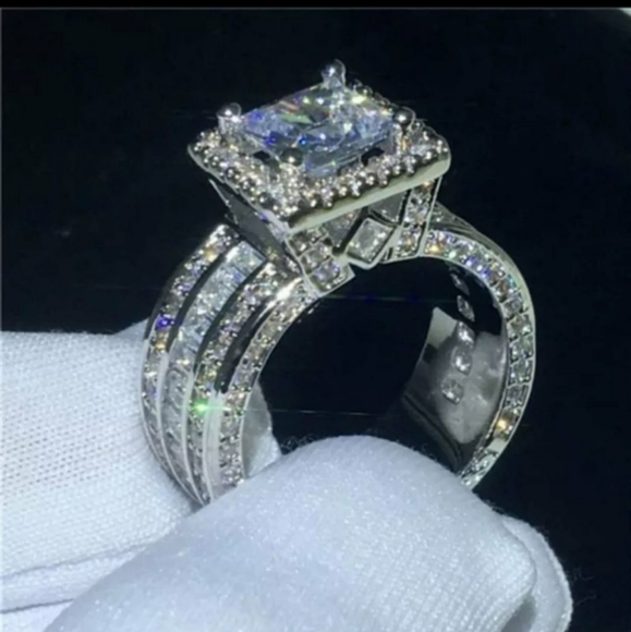Super Shining Women Diamond Ring - Picture 4 of 6